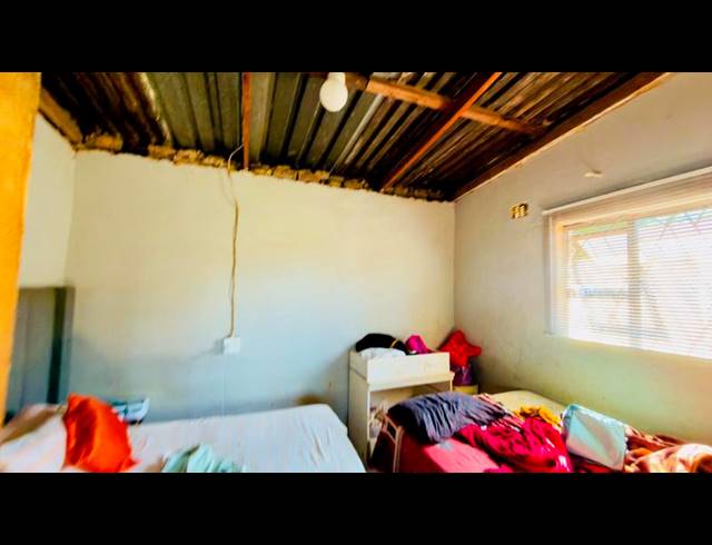 2 BEDROOM HOUSE FOR SALE IN KWAMASHU